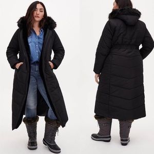 NWOT Torrid Full Length Coat with Fur Trim Hood